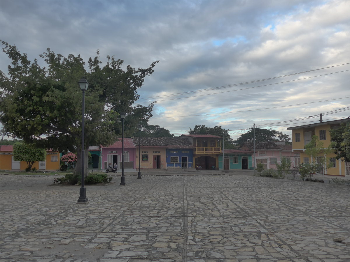 (212'145) - Farbige Huser am 22. November 2019 in Granada