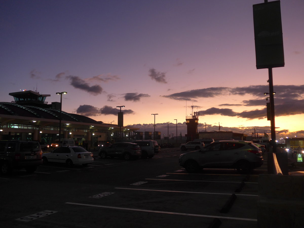 (212'532) - Abendstimmung am 26. November 2019 in San Jos, Airport