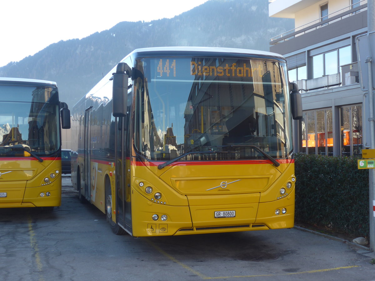 (212'590) - Fontana, Ilanz - Nr. 4/GR 80'800 - Volvo am 7. Dezember 2019 beim Bahnhof Ilanz