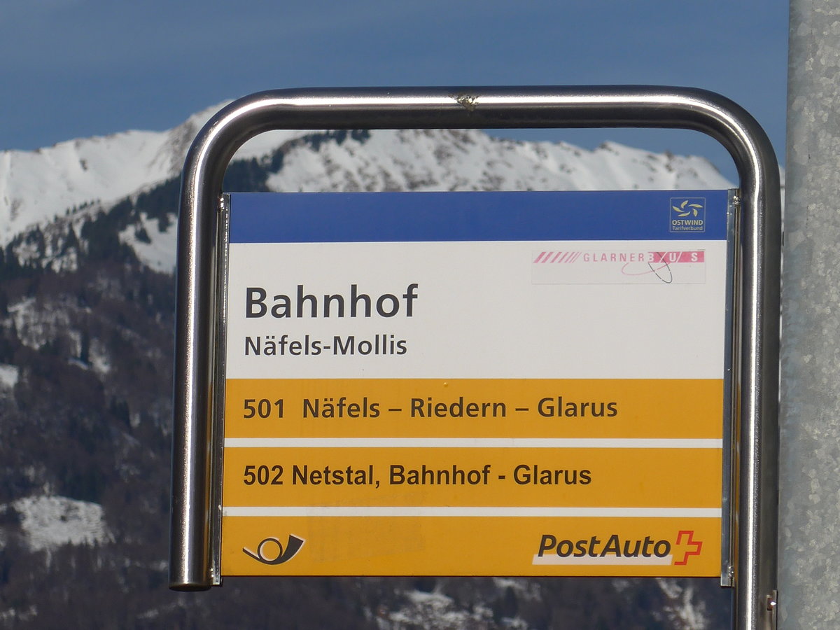 (214'203) - PostAuto-Haltestelle - Nfels-Mollis, Bahnhof - am 15. Februar 2020