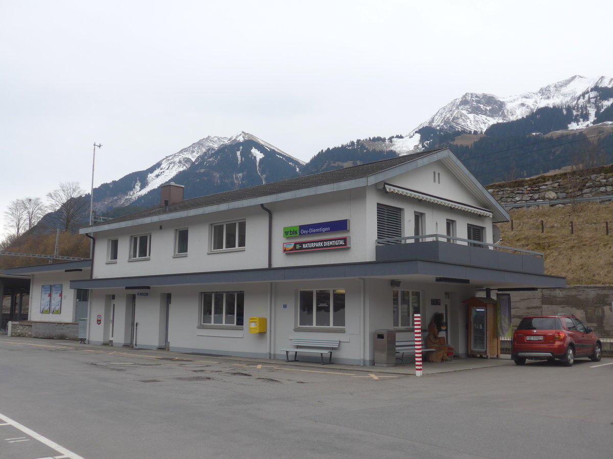 (214'393) - Der Bahnhof Oey-Diemtigen am 17. Februar 2020