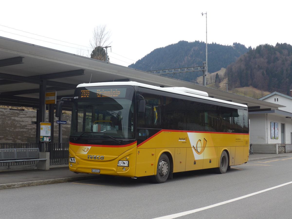 (214'397) - Spring, Schwenden - BE 368'914 - Iveco am 17. Februar 2020 beim Bahnhof Oey-Diemtigen