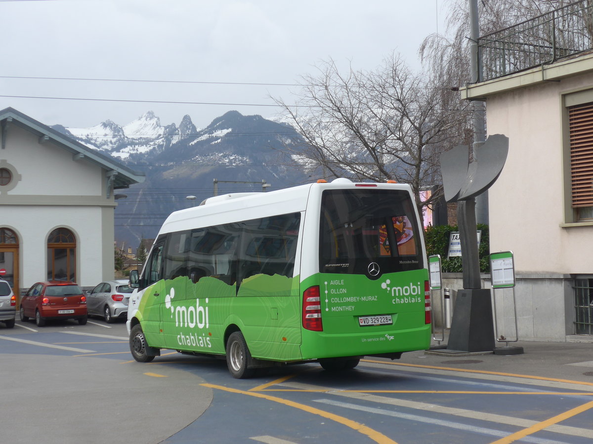 (214'899) - TPC Aigle - Nr. 602/VD 329'228 - Mercedes am 29. Februar 2020 beim Bahnhof Aigle