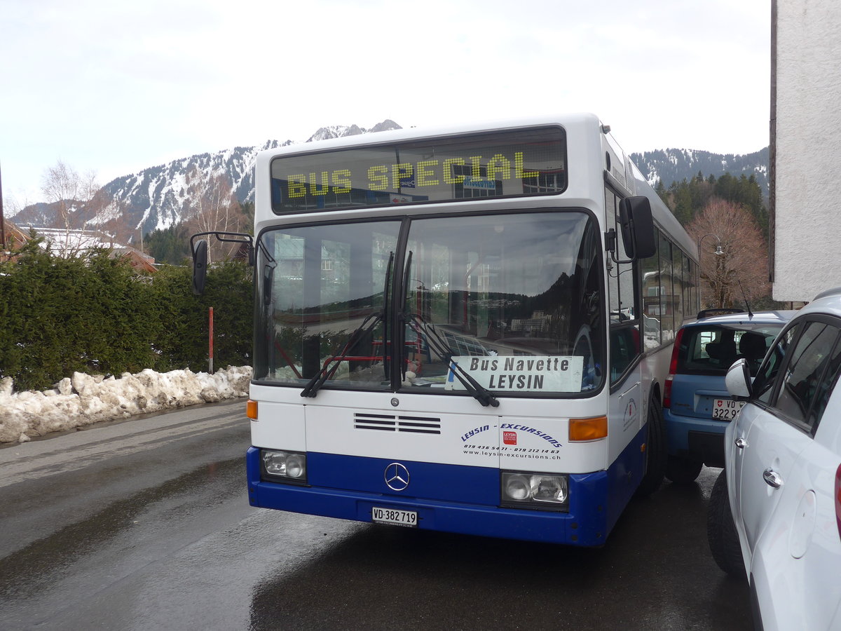 (214'915) - Leysin-Excursions, Leysin - VD 382'719 - Mercedes (ex AAGL Liestal Nr. 54) am 29. Februar 2020 in Leysin, Garage