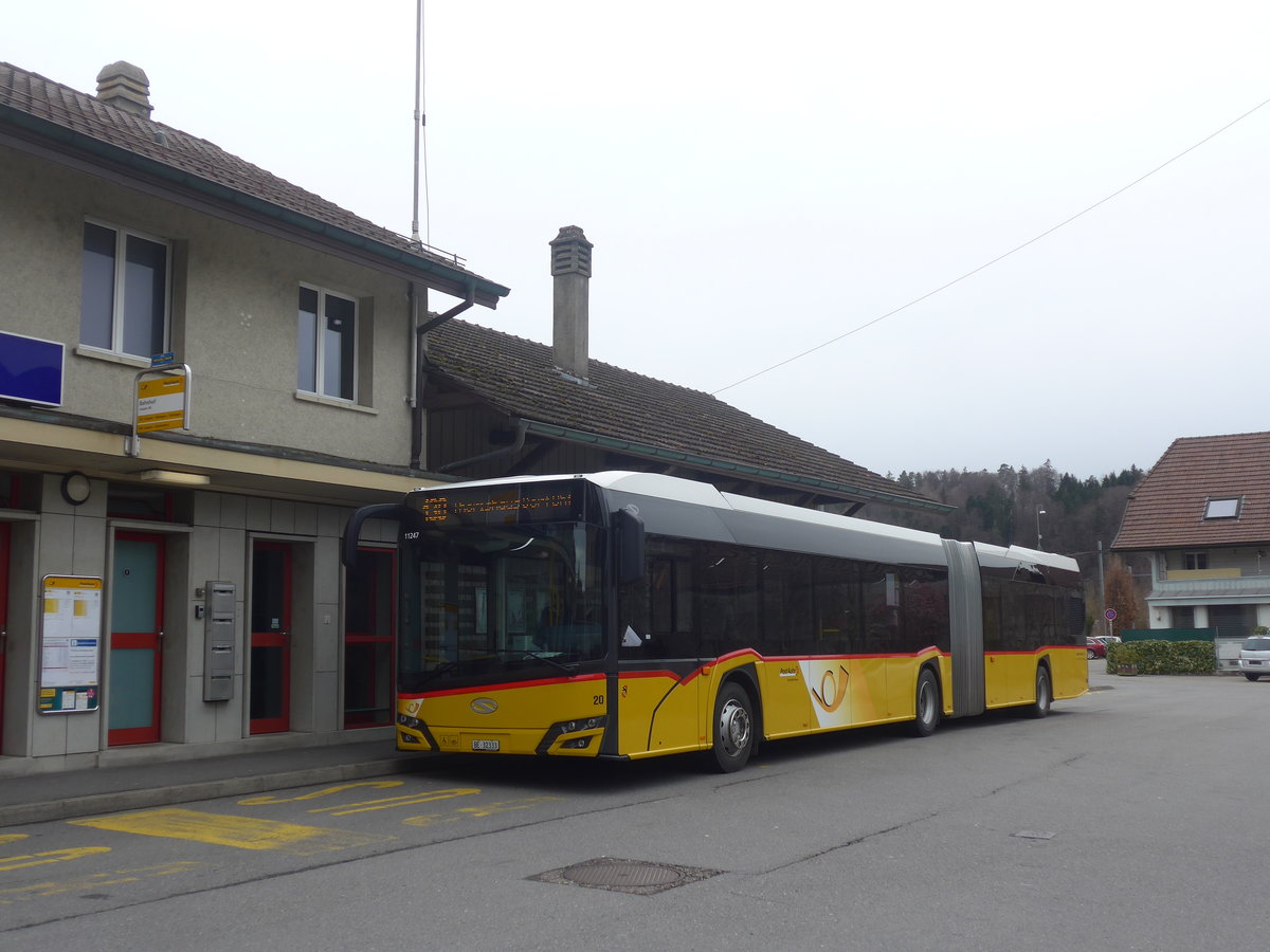 (215'026) - Steiner, Ortschwaben - Nr. 20/BE 32'333 - Solaris am 2. Mrz 2020 beim Bahnhof Laupen