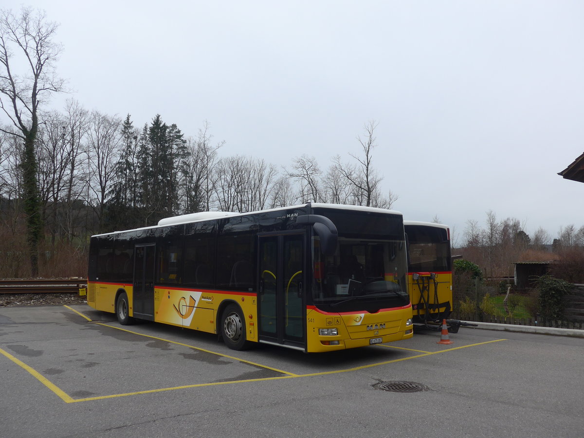 (215'032) - PostAuto Bern - Nr. 541/BE 675'387 - MAN am 2. Mrz 2020 in Laupen, Garage