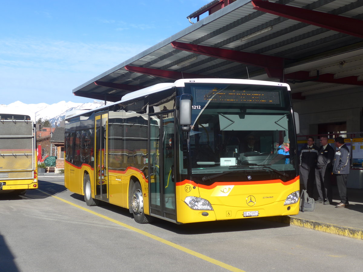 (215'065) - Flck, Brienz - Nr. 21/BE 623'971 - Mercedes am 8. Mrz 2020 in Meiringen, Postautostation