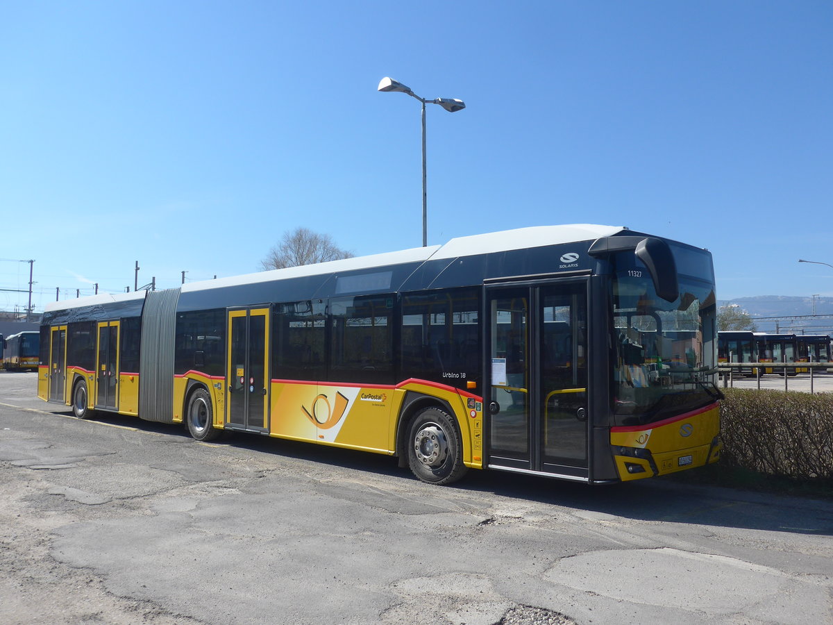 (215'214) - CarPostal Ouest - VD 563'294 - Solaris am 15. Mrz 2020 in Yverdon, Garage