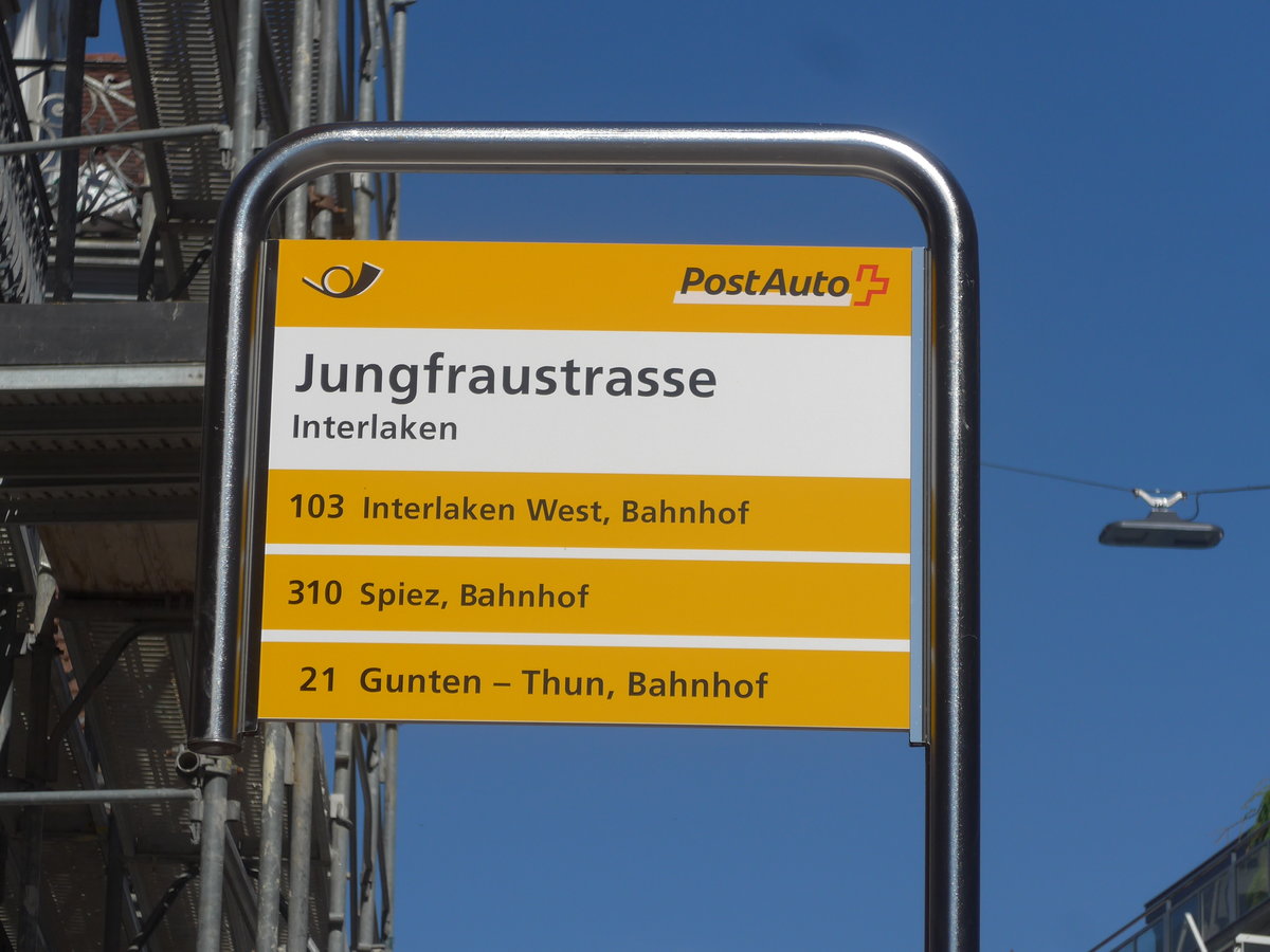 (216'086) - PostAuto-Haltestelle - Interlaken, Jungfraustrasse - am 15. April 2020