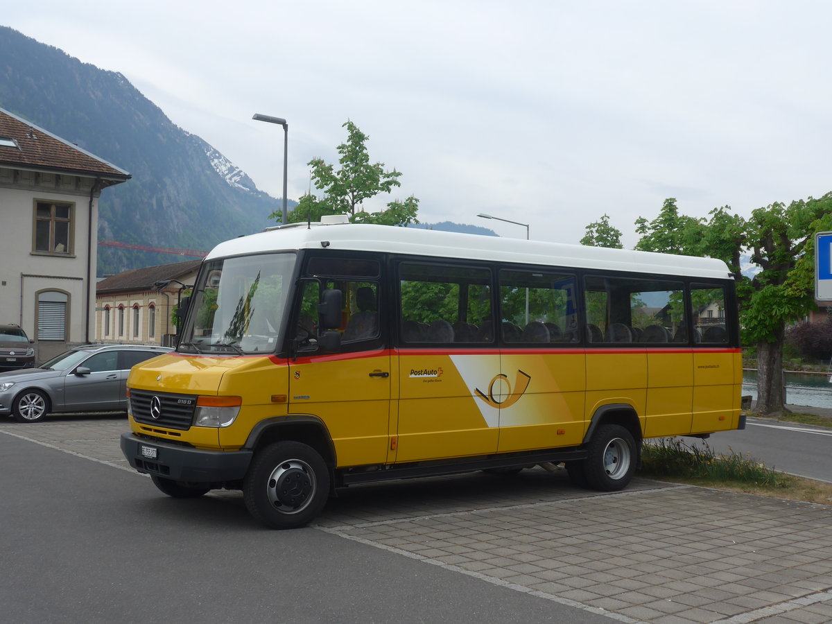 (216'305) - PostAuto Bern - BE 755'377 - Mercedes/Kusters am 21. April 2020 beim Bahnhof Interlaken West