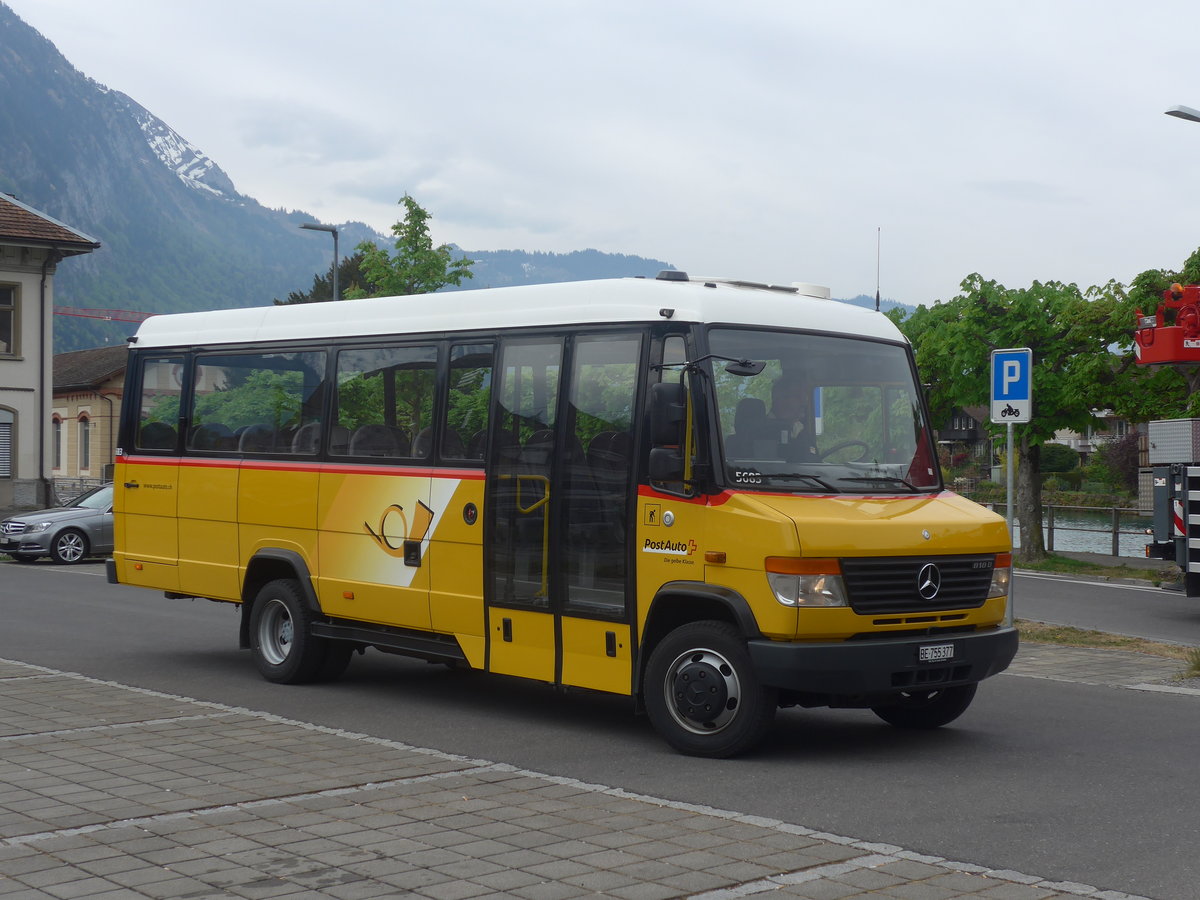 (216'310) - PostAuto Bern - BE 755'377 - Mercedes/Kusters am 21. April 2020 beim Bahnhof Interlaken West