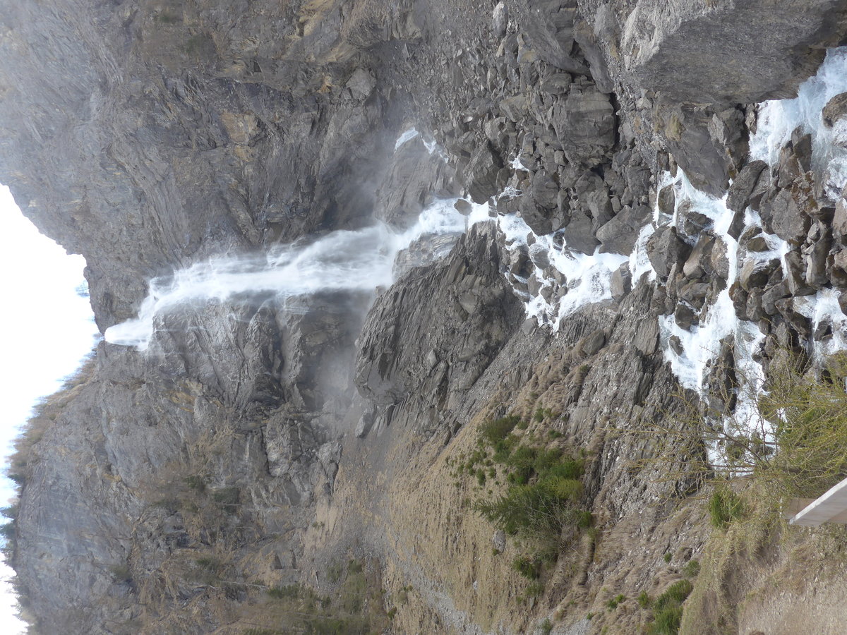 (216'440) - Die Engstligenflle am 24. April 2020 bei Adelboden