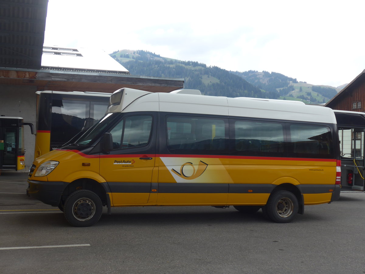 (216'494) - PostAuto Wallis - VS 243'885 - Mercedes am 26. April 2020 in Gstaad, Garage Kbli (Einsatz Kbli)