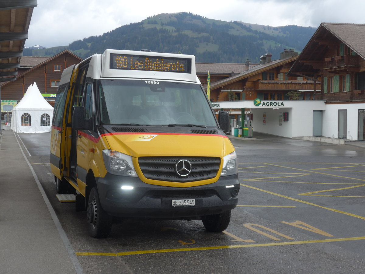 (216'505) - Kbli, Gstaad - BE 305'545 - Mercedes am 26. April 2020 beim Bahnhof Gstaad