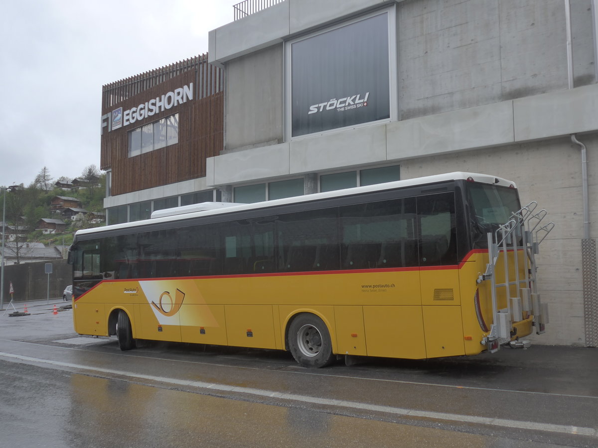 (216'615) - Seiler, Ernen - VS 504'351 - Iveco am 2. Mai 2020 in Fiesch, Postautostation