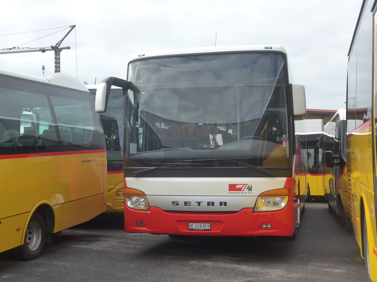 (216'765) - CJ Tramelan - Nr. 124/BE 628'859 - Setra am 3. Mai 2020 in Kerzers, Interbus