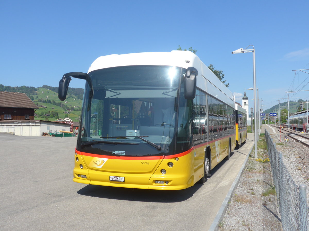 (216'807) - PostAuto Ostschweiz - SG 426'001 - Hess am 9. Mai 2020 in Nesslau, Garage