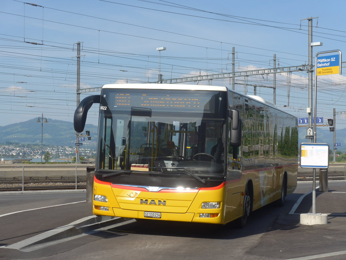 (216'886) - Lienert&Ehrler, Einsiedeln - SZ 110'234 - MAN (ex Schuler, Feusisberg) am 9. Mai 2020 beim Bahnhof Pfffikon