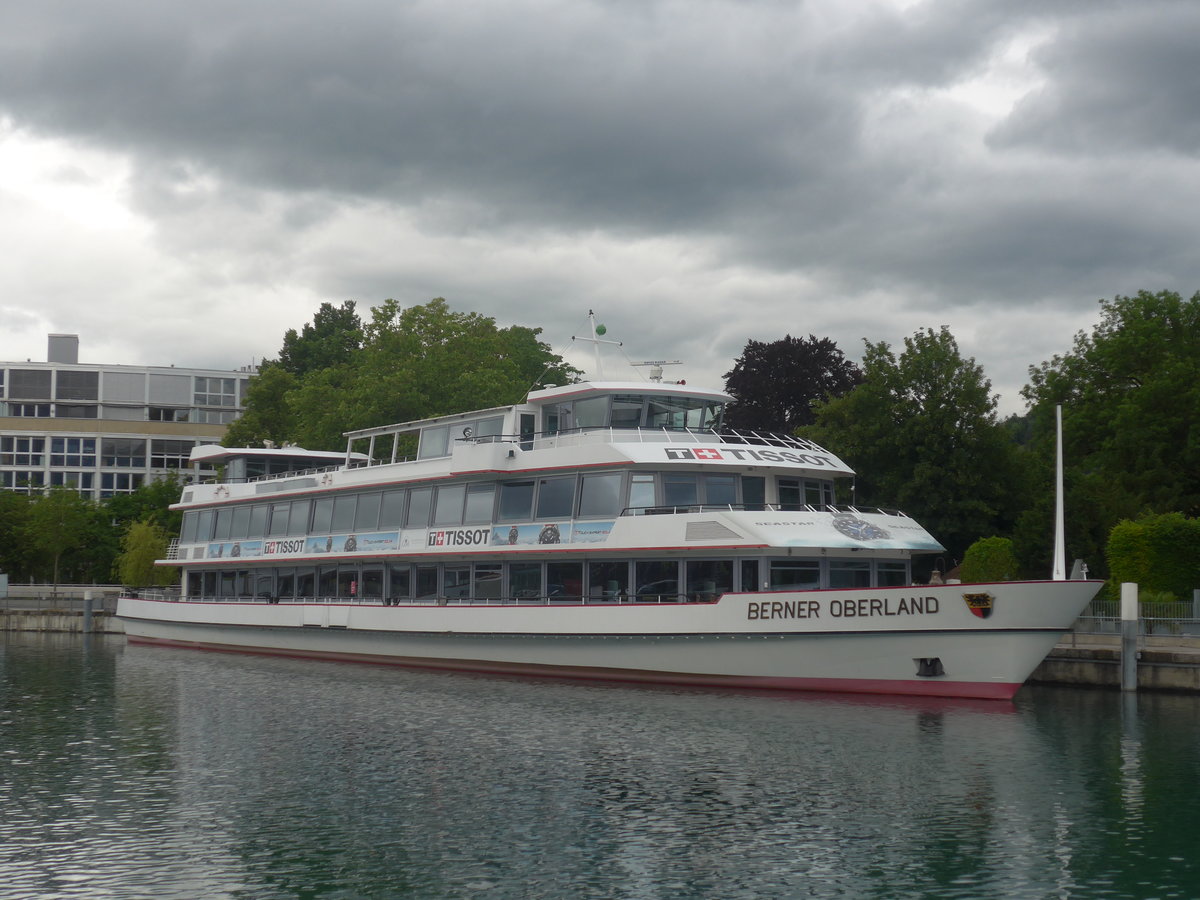 (217'615) - Motorschiff Berner Oberland am 5. Juni 2020 an der Schifflndte Thun