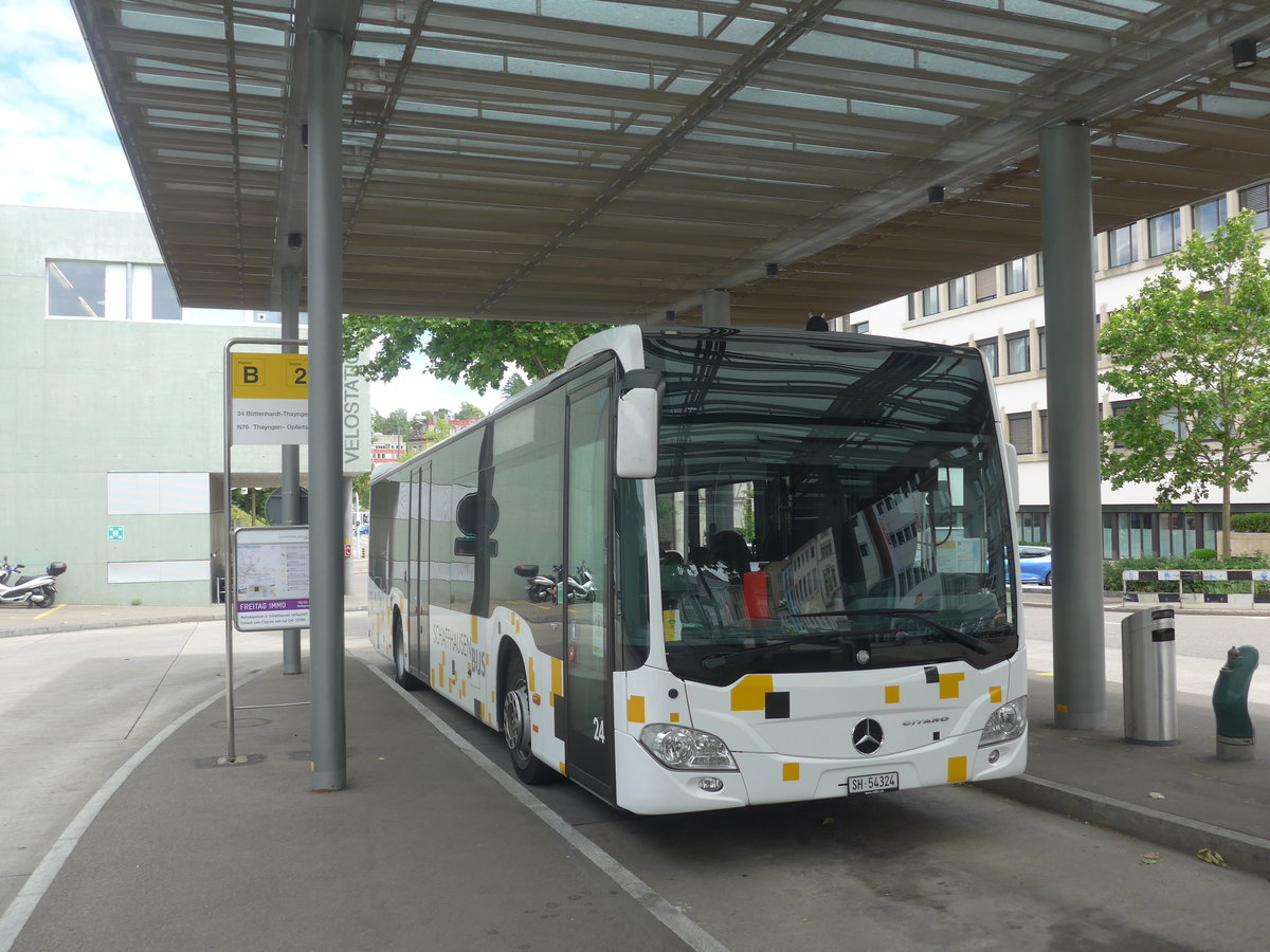 (217'715) - SB Schaffhausen - Nr. 24/SH 54'324 - Mercedes am 8. Juni 2020 beim Bahnhof Schaffhausen