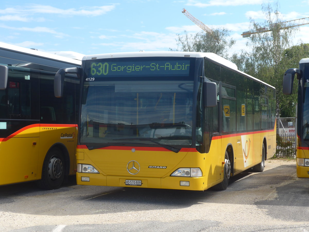 (217'814) - CarPostal Ouest - VD 570'809 - Mercedes (ex SAPJV, L'Isle Nr. 13) am 13. Juni 2020 in Yverdon, Garage