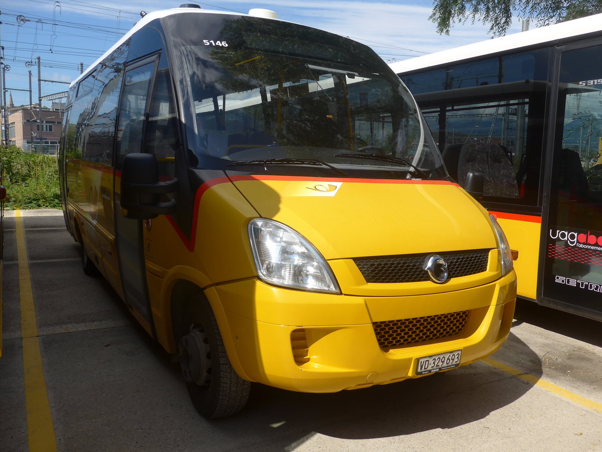 (217'830) - CarPostal Ouest - VD 329'693 - Iveco/Rosero am 13. Juni 2020 in Yverdon, Garage