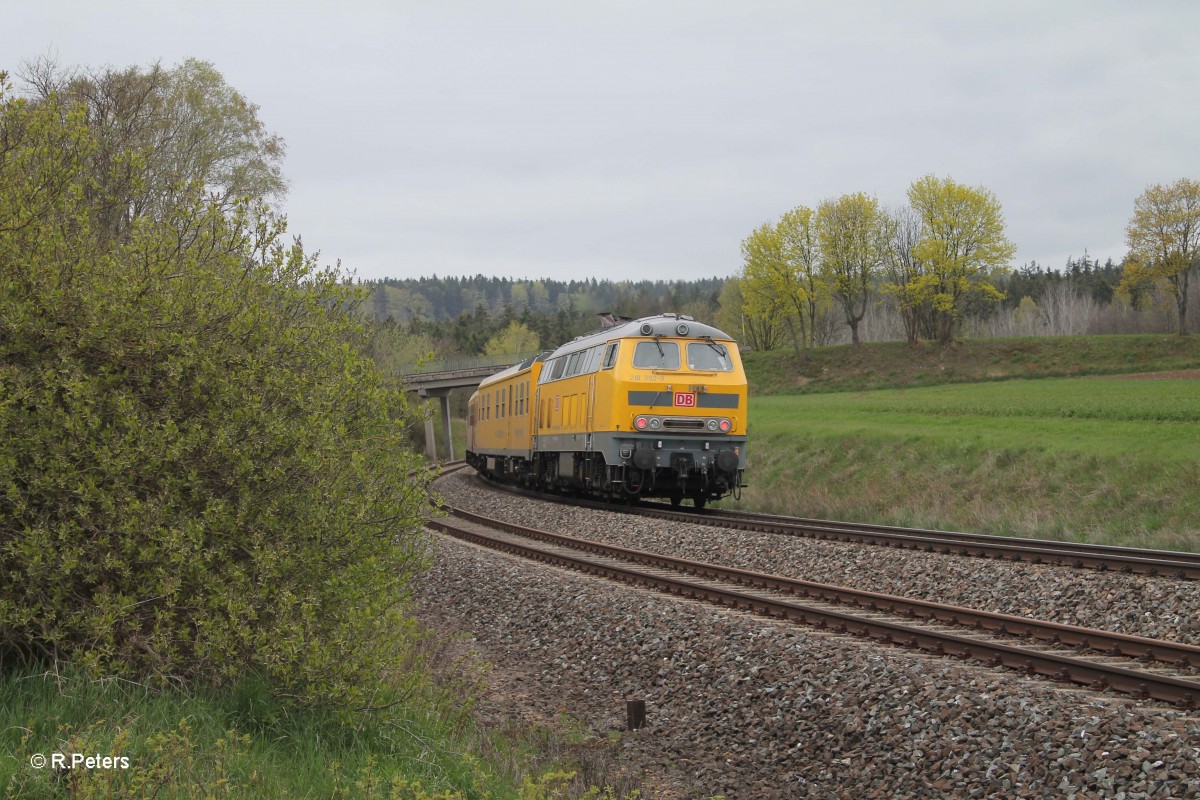 218 392-9 schiebt den Fahrwegmesszug der DB Netz und Instandsetztung Systemtechnik von Nürnberg nach Hof bei Oberteich. 15.04.14