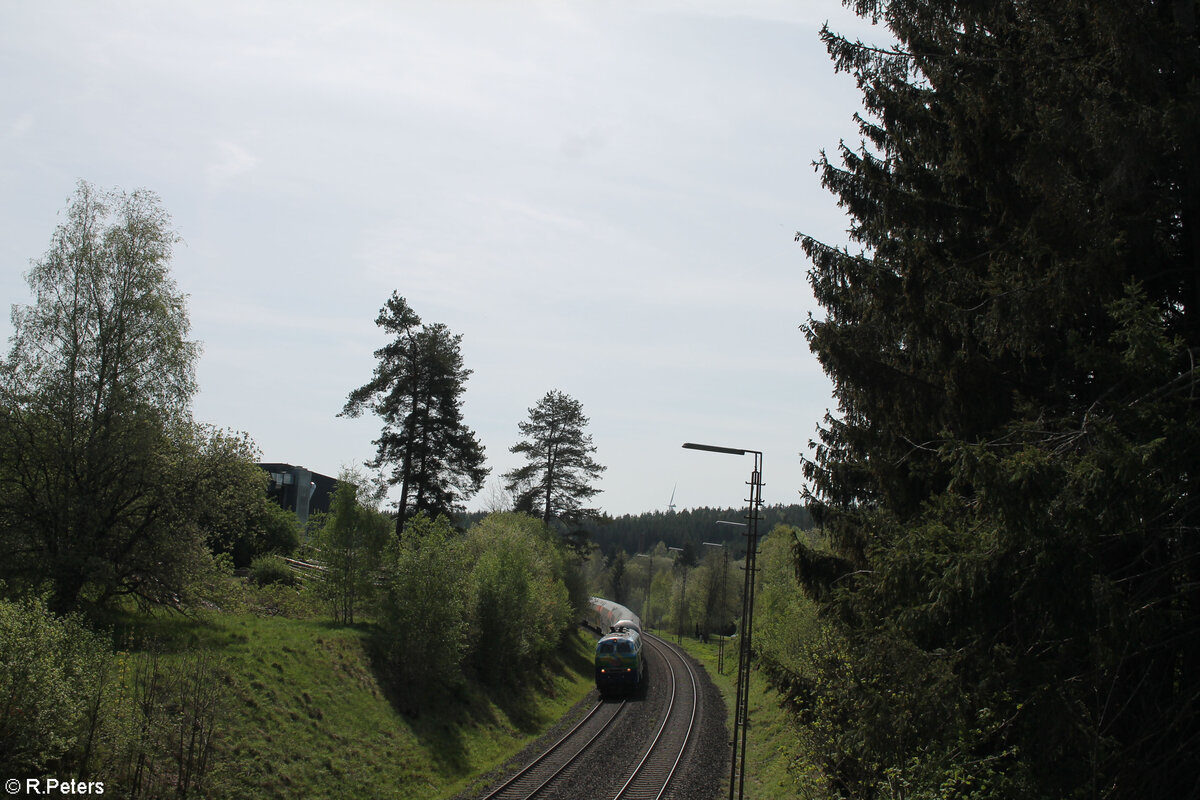 218 443-0  Donna  als RE2 RE4854 München - Hof bei Röslau. 01.05.24