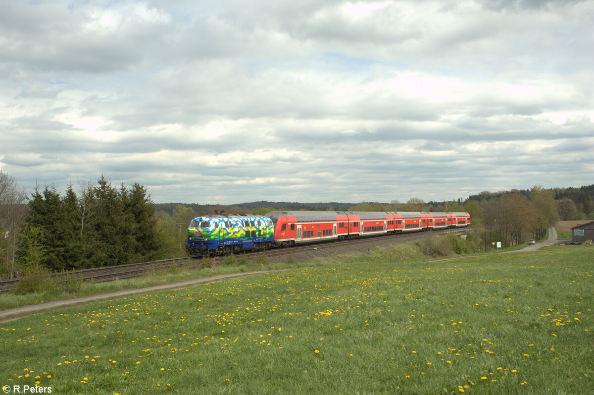 218 443  Donna  mit dem RE4858 München - Hof bei Pechbrunn. 26.04.24