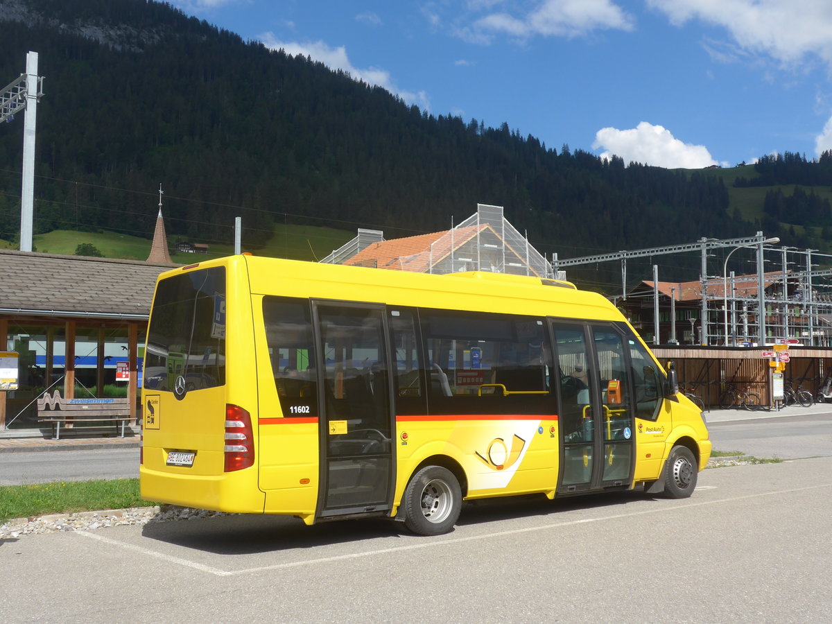 (218'976) - Tritten, Zweisimmen - BE 802'464 - Mercedes (ex BLT Oberwil Nr. 21) am 25. Juli 2020 beim Bahnhof Zweisimmen