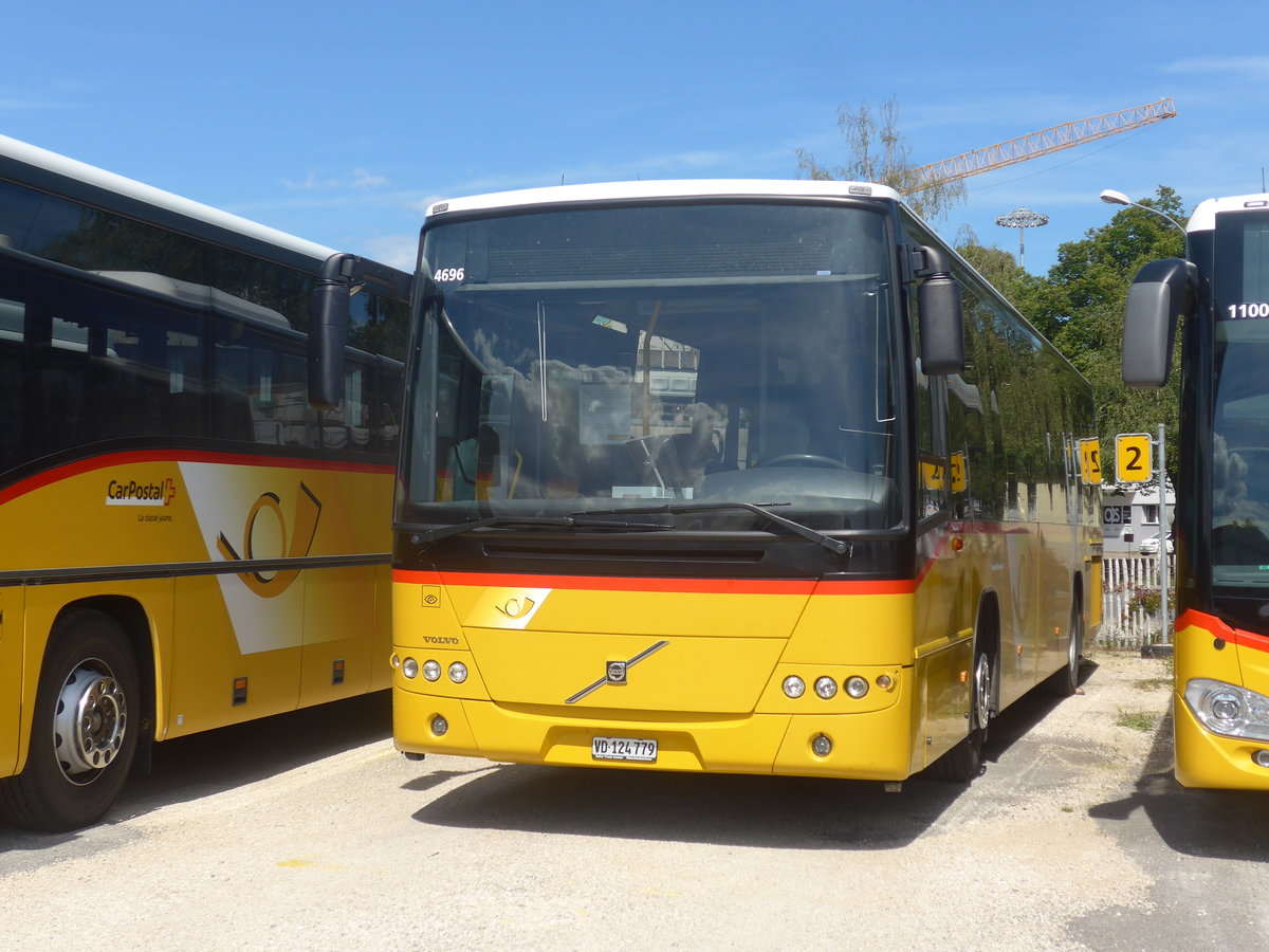 (219'042) - CarPostal Ouest - VD 124'779 - Volvo am 25. Juli 2020 in Yverdon, Garage