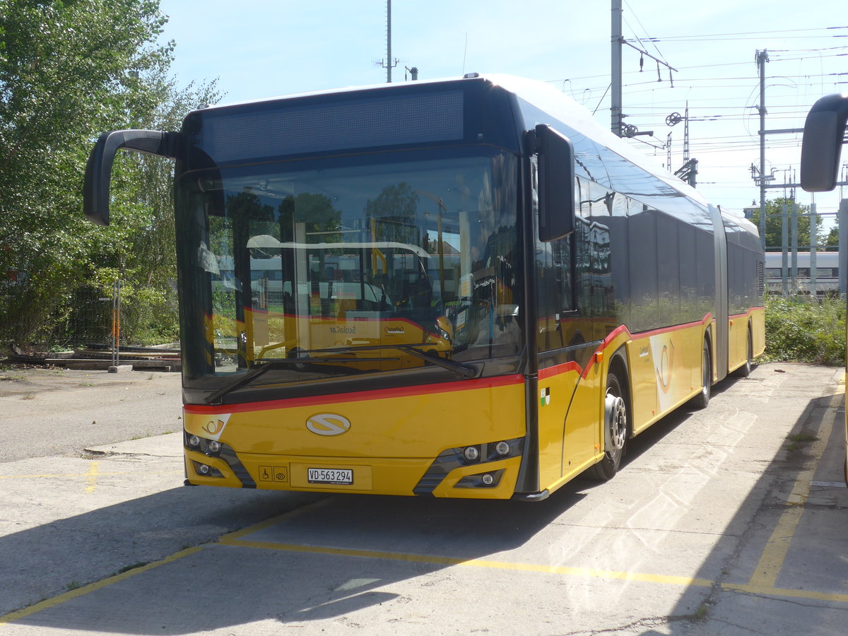 (219'057) - CarPostal Ouest - VD 563'294 - Solaris am 25. Juli 2020 in Yverdon, Garage