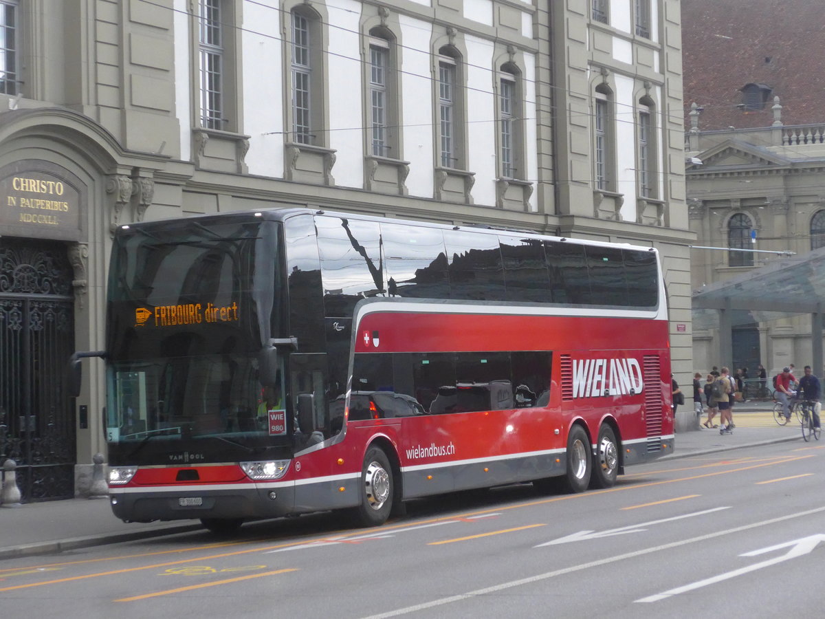 (219'466) - Wieland, Murten - Nr. 93/FR 300'600 - Van Hool am 2. August 2020 beim Bahnhof Bern