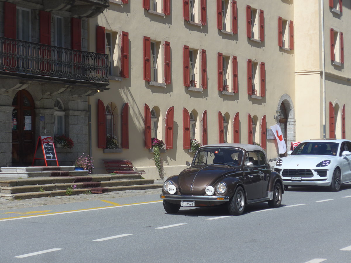 (219'976) - VW-Kfer - ZH 4528 - am 22. August 2020 in Gletsch