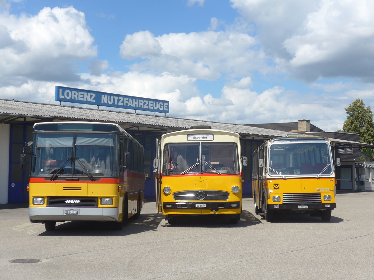 (220'126) - Widmer, Bern - BE 842'322 - NAW/Hess (ex Lombardi, Winterthur; ex Wohlgemuth, Hochwald) + Schweizer, Schliern - BE 8680 - Mercedes/R&J (ex SBE Mettleneggen, Wattenwil; ex Frommelt, FL-Vaduz) + Wittig, Nrensdorf - ZH 205'322 - FBW/FHS (ex Tiemann, Oetwil Nr. 6; ex Btra, Birr Nr. 28; ex Autocca, Visp; ex P 24'186) am 23. August 2020 in Lyssach, Lorenz 