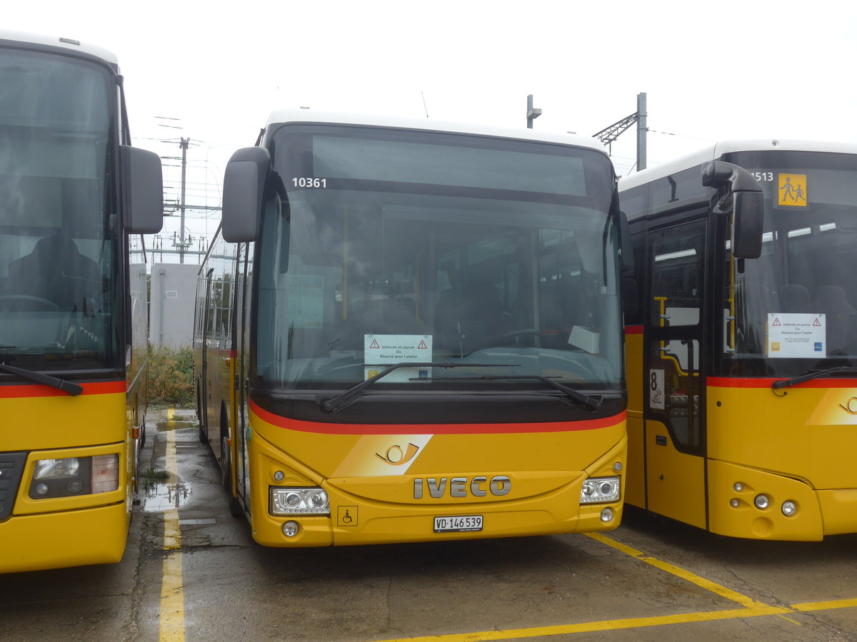 (220'296) - CarPostal Ouest - VD 146'539 - Iveco am 30. August 2020 in Yverdon, Garage