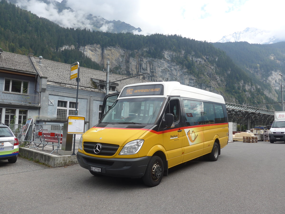 (220'925) - PostAuto Bern - BE 477'965 - Mercedes am 21. September 2020 beim Bahnhof Lauterbrunnen