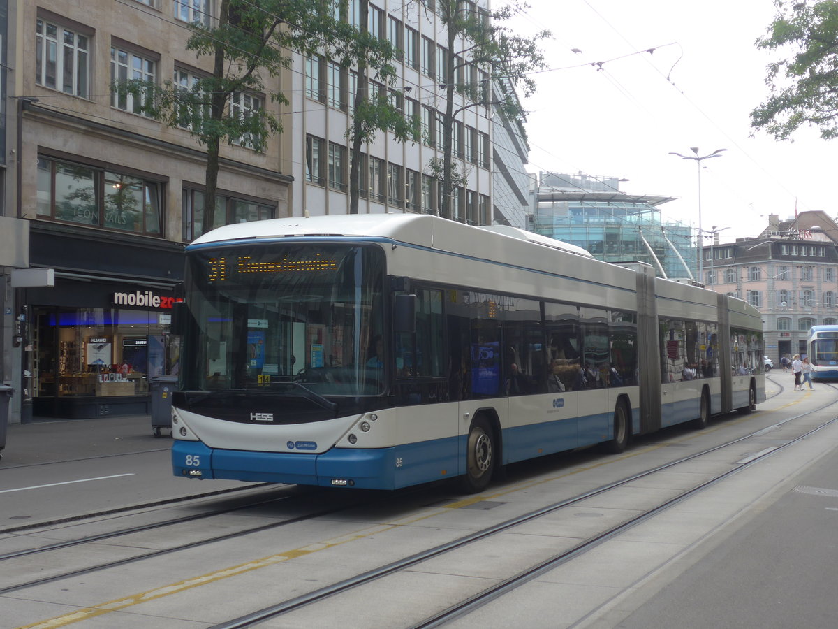 (220'960) - VBZ Z�rich - Nr. 85 - Hess/Hess Doppelgelenktrolleybus am 22. September 2020 in Z�rich, L�wenstrasse