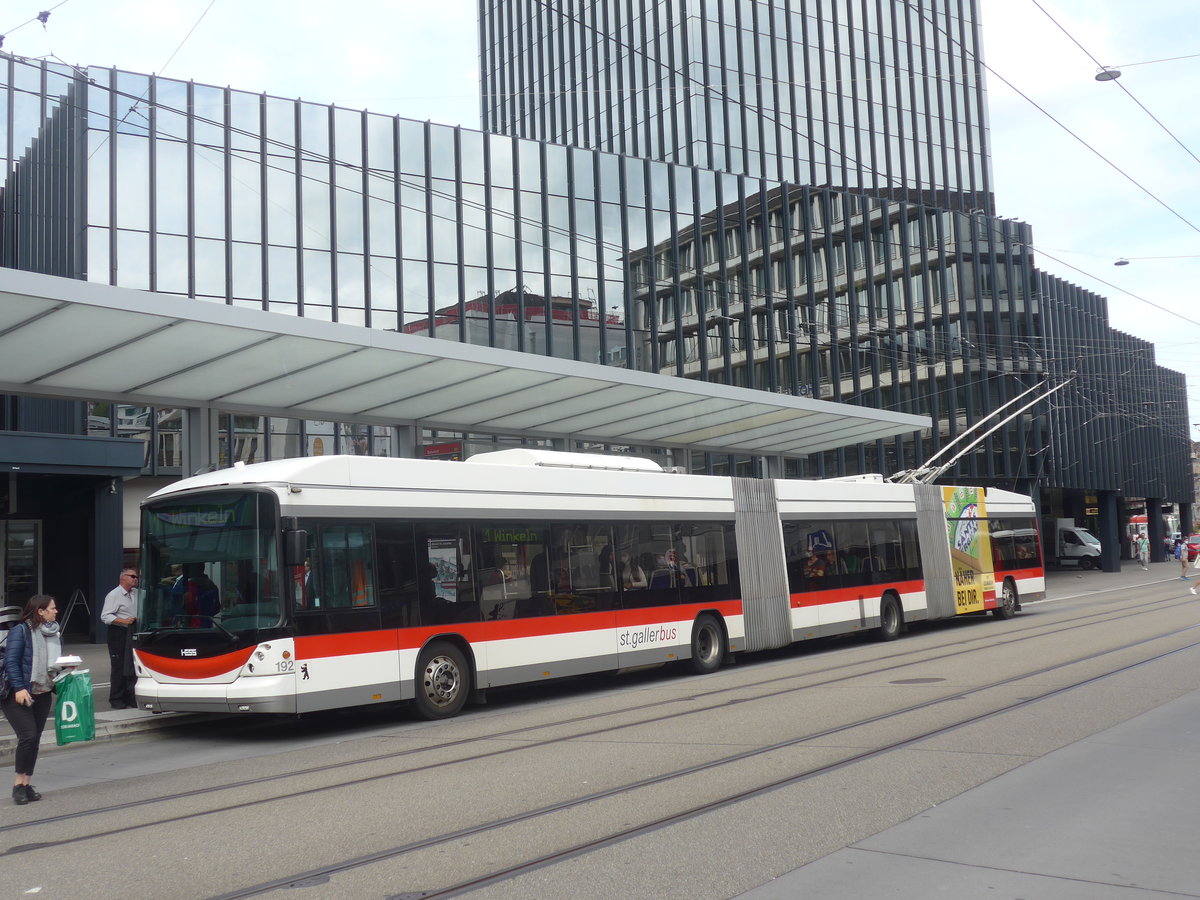 (221'282) - St. Gallerbus, St. Gallen - Nr. 192 - Hess/Hess Doppelgelenktrolleybus am 24. September 2020 beim Bahnhof St. Gallen