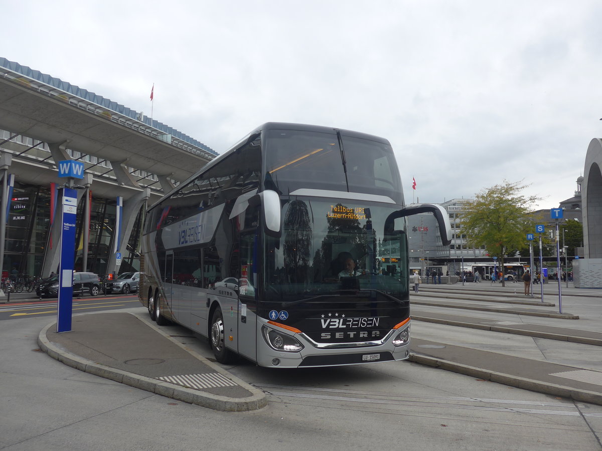 (221'369) - VBL Luzern - Nr. 808/LU 15'091 - Setra am 25. September 2020 beim Bahnhof Luzern