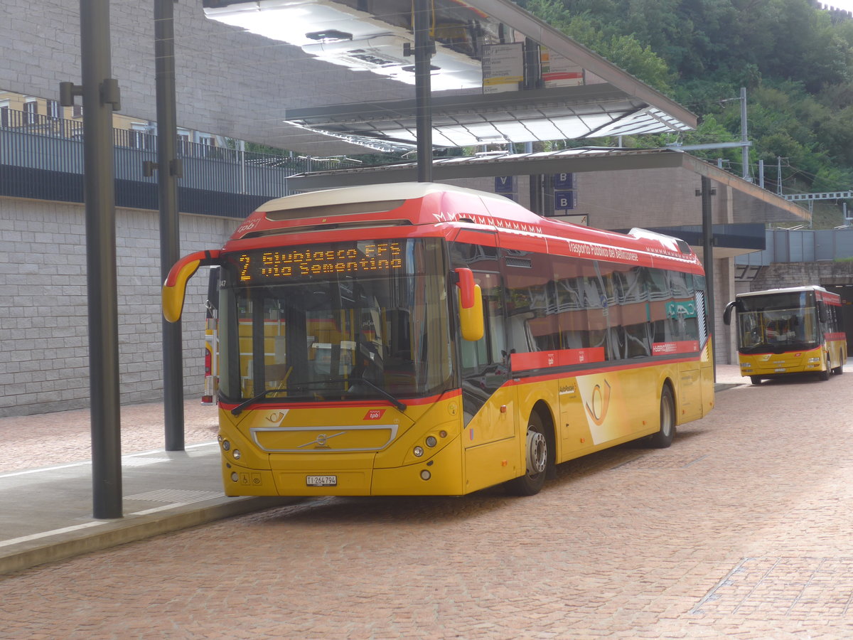 (221'481) - Chiesa, Riazzino - Nr. CB4/TI 264'794 - Volvo am 26. September 2020 beim Bahnhof Bellinzona