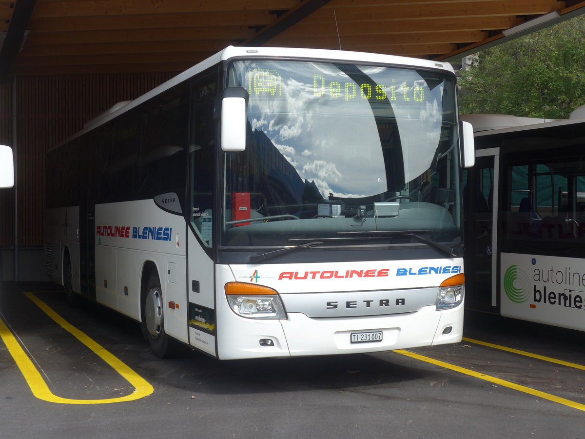 (221'487) - ABl Biasca - Nr. 7/TI 231'007 - Setra am 26. September 2020 in Biasca, Garage