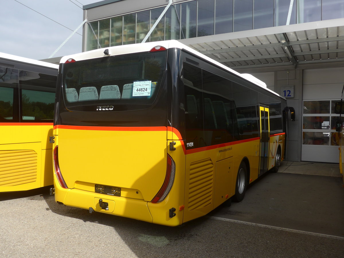 (221'714) - AutoPostale Ticino - PID 11'434 - Iveco am 11. Oktober 2020 in Hendschiken, Iveco