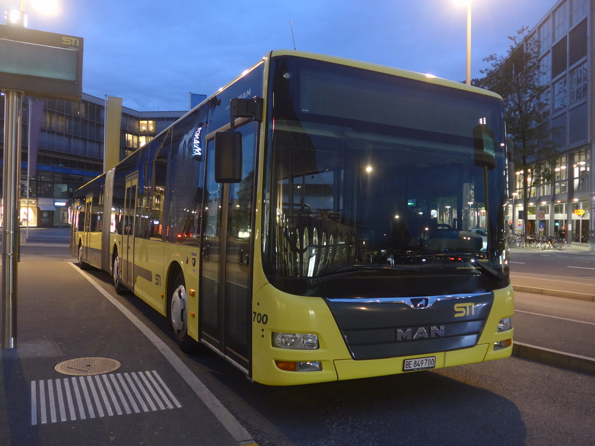 (222'081) - STI Thun - Nr. 700/BE 849'700 - MAN am 18. Oktober 2020 beim Bahnhof Thun