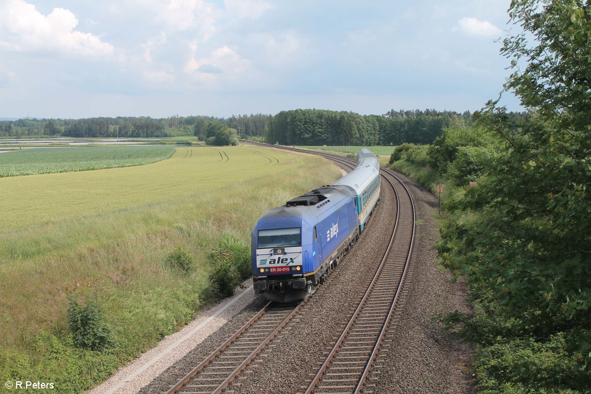 223 015 zieht den ALX84115 Mnchen - Hof bei Oberteich. 17.06.18