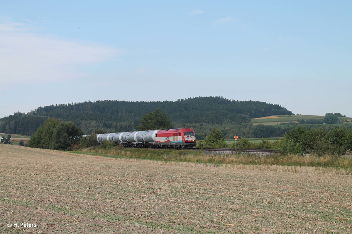 223 034 zieht den Kesselzug aus XTCH nach Regensburg bei Lengenfeld. 28.08.16