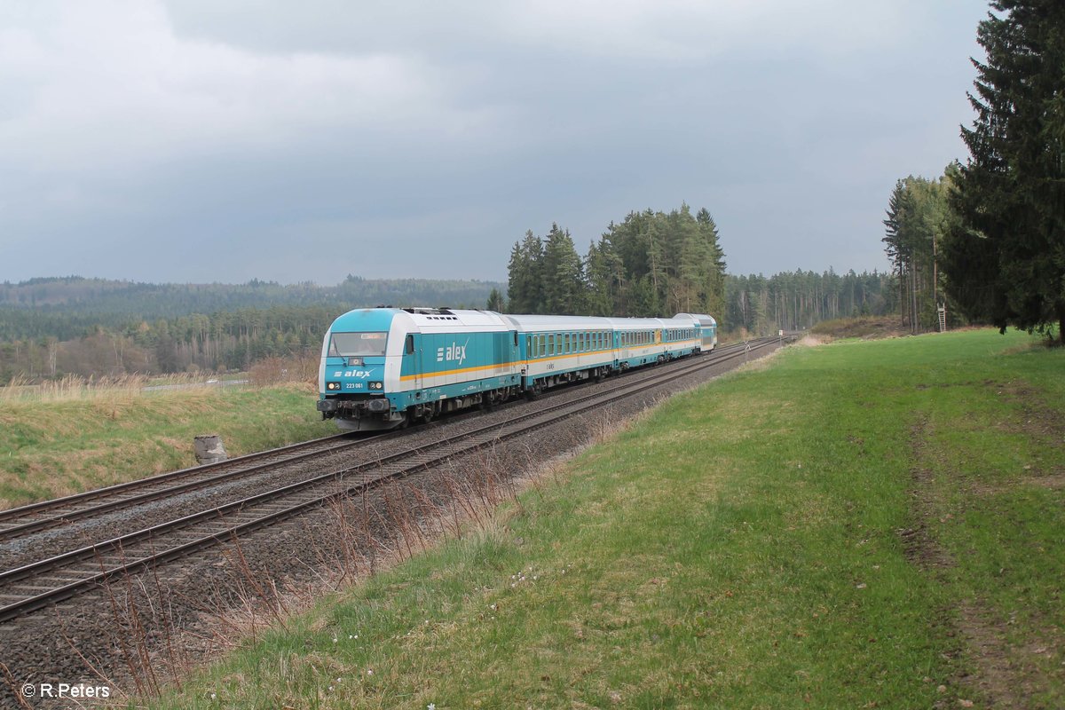 223 061 zieht den ALX84108 München - Hof bei Pechbrunn. 13.04.17