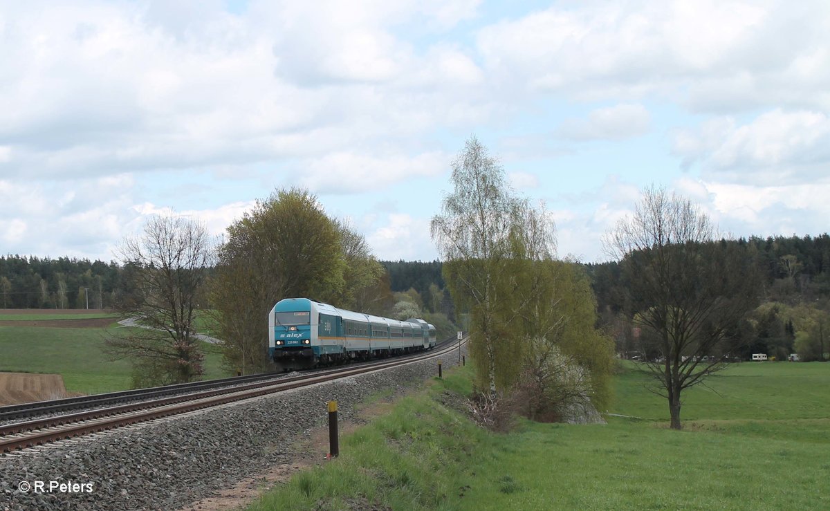 223 062 mit dem ALX84104 München - Hof bei Naabdemenreuth. 24.04.16