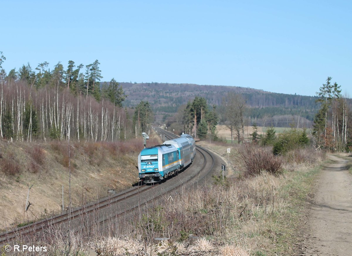 223 062 zieht den ALX84111 Hof - München bei Schönfeld kurz vor Wiesau. 28.03.17