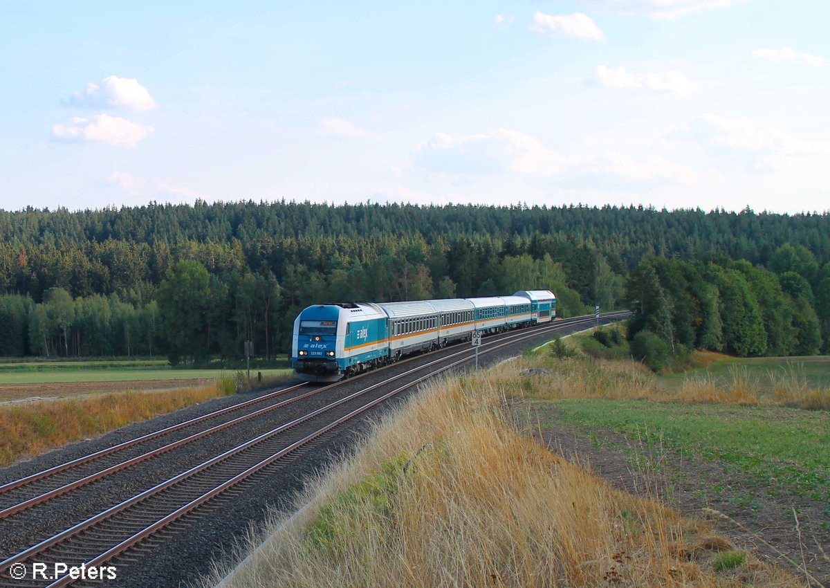 223 062 zieht bei Neudes den ALX84111 München - Hof. 17.08.18